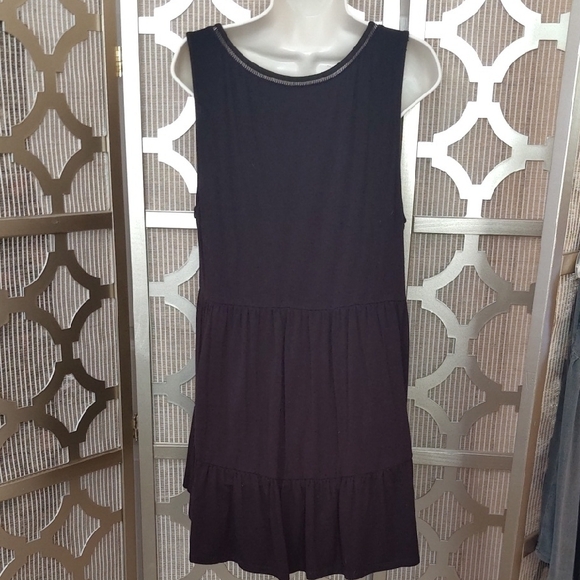 Torrid Black Sleeveless V-Neck Tank - Picture 3 of 4